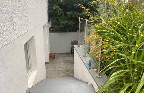 Hennef Apartment | Garten Eden