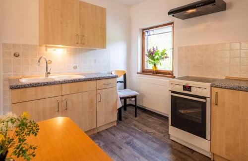 Hartenstein Apartment | Gartentraum, Feuergrill, Kids-Spielwelt, 4Räume