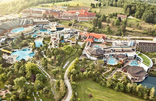 Loipersdorf bei Fuerstenfeld House | Gartenzimmer - ab 2 Nächte Inkl. Therme - Thermenhotel Vier Jahreszeiten
