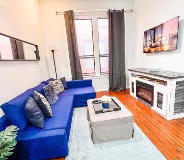 Gaslamp Quarter Hotel | Gaslamp 2bdrm1ba - W Parking & 4 Beds #304