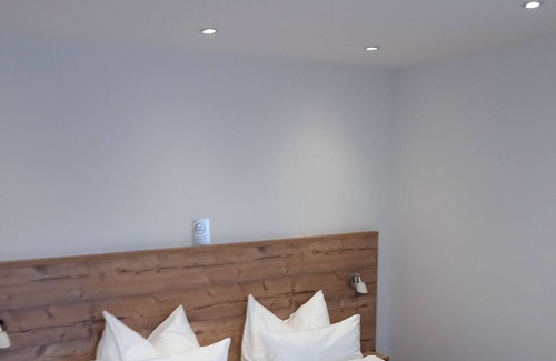 Calw House | Gasthaus Adler: Family Apartment with 2 Separate Bedrooms and Private Bathroom