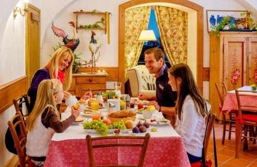 Weisskirchen in Steiermark House | Gasthof Bräuer - Familie Eibensteiner