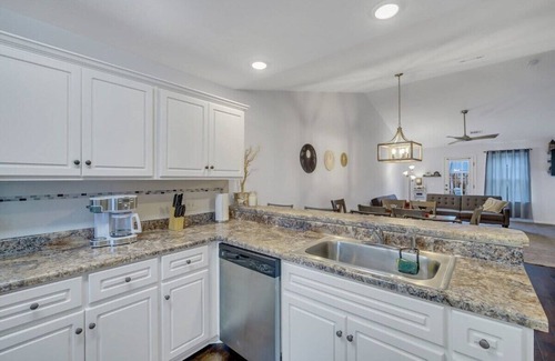 Statesboro House | GATA Suite - Quiet neighborhood, 10 minutes to GSU