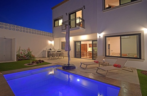 Esterito House | Gated 3BD+Office/flex bedroom, Sleeps 8, HTD Pool, Rooftop, 2 Blks to Malecon