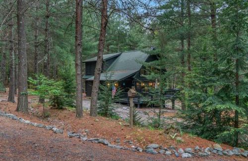 Vein Mountain House | Gated neighborhood - Hot Tub & Fire Pit