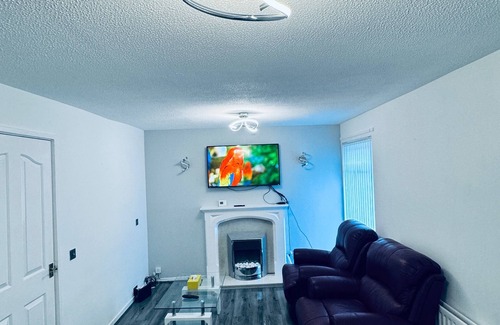 Newcastle-upon-Tyne House | Gateshead Gem - Modern 3 Bedroom House