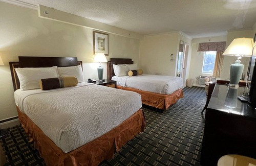 Bedford House | Gateway for weekend and enjoy our pool
