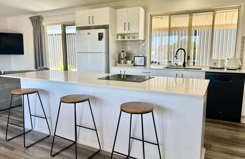 Upper Coomera House | Gateway to Endless Entertainment