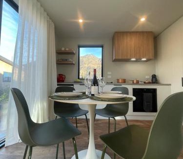 Lower Shotover Apartment | Gateway to ski, wine and trails