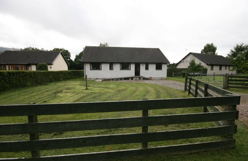 Roybridge Cottage | Modern, spacious detached cottage for 8 with sauna and only 10 miles from Fort William.
