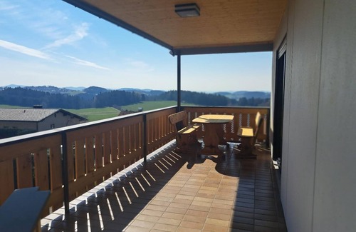 Eppenschlag Apartment | Gemütliche Ferienwohnung in ruhiger Lage mit Terrasse und herrlicher Aussicht