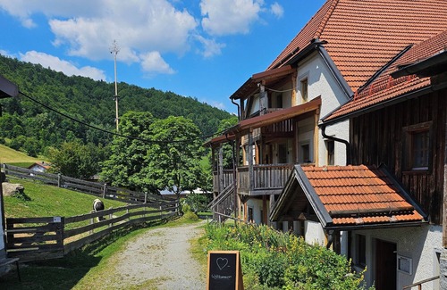 Ringelai Apartment | Gemütliche 3-Sterne-Ferienwohnung mit Terrasse, Sauna und Streichelzoo