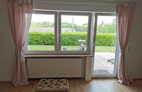 Niederleuken Apartment | Gemütliche 90 qm Wohnung in Saarburg, zentral gelegen, Garten mit Aussicht, separater Eingang