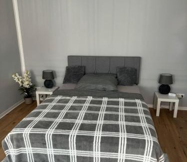 Vechelde Apartment | Gemütliche Appartement 2 - mit Küche und Bad zur Eigennutzung -Schuster Homes-
