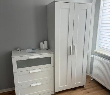 Vechelde Apartment | Gemütliche Appartement 2 - mit Küche und Bad zur Eigennutzung -Schuster Homes-