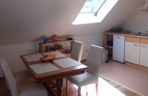 Rauhenebrach Apartment | Gemütliche Dachgeschosswohnung mit eigenem Balkon