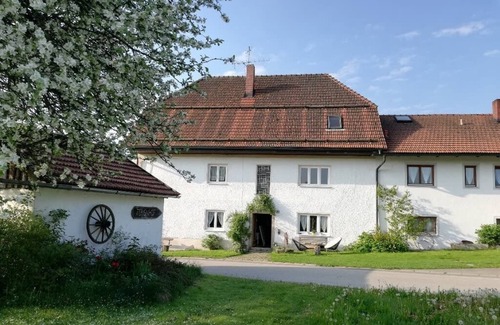 Witzmannsberg Apartment | Gemütliche Ferienwohnung im Dachgeschoss - Perfekt für den Familienurlaub