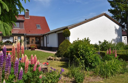 Blowatz Apartment | Gemütliche Ferienwohnung mit Garten in Robertsdorf