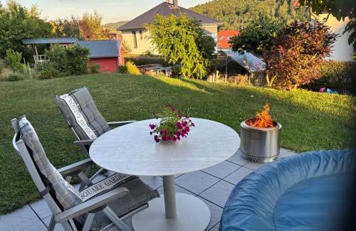 Hutzdorf Apartment | Gemütliche Ferienwohnung mit Sonnenterrasse