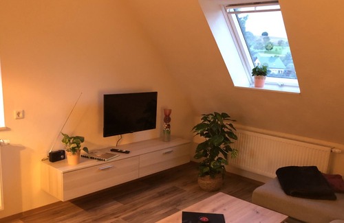 Schmiedeberg Apartment | Gemütliche Fewo 2 im Sonnenhof