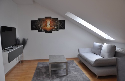 Giebelstadt Apartment | Gemütliche und Ruhige Ferienwohnung für 1-5 Personen in Giebelstadt