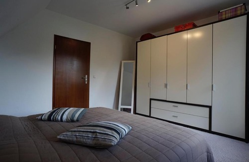 Region Hannover District Apartment | Gemütliche Unterkunft für bis zu 11 Personen.