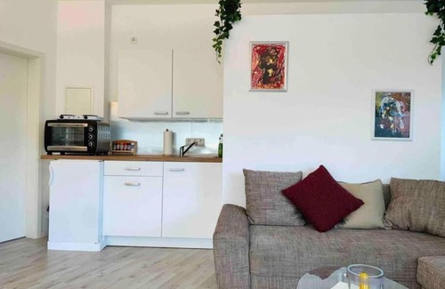 Rheinhausen House | Gemütliches Bungalow, Kontakloser Check-in, Zentral