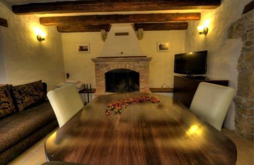 Kotli House | Gemütliches Ferienhaus In Kotli Mit Grill, Terrasse Und Garten