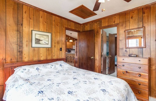 Sea Retreat House | GEM by the Sea- Pet Friendly Semi OF Home in Kitty Hawk with Unobstructed Views!