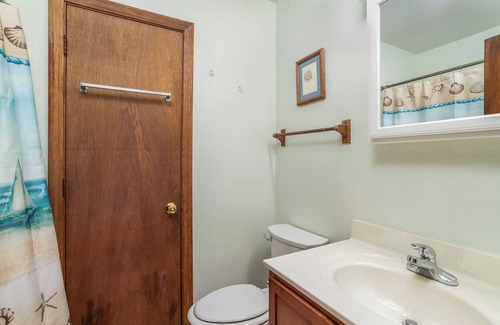 Sea Retreat House | GEM by the Sea- Pet Friendly Semi OF Home in Kitty Hawk with Unobstructed Views!
