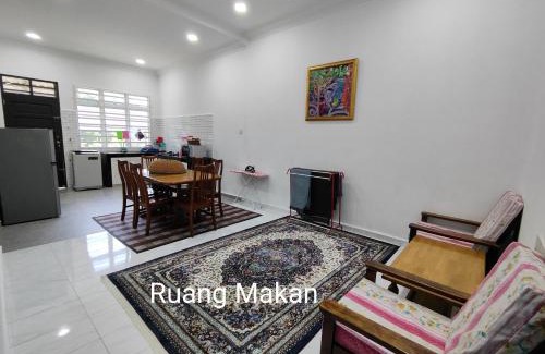Kedai Buluh House | Gemia Rumah Tamu - 3 bilik aircond - near nasi dagang Atas tol