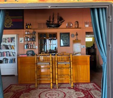 Tam Ky Apartment | Georges beach bar