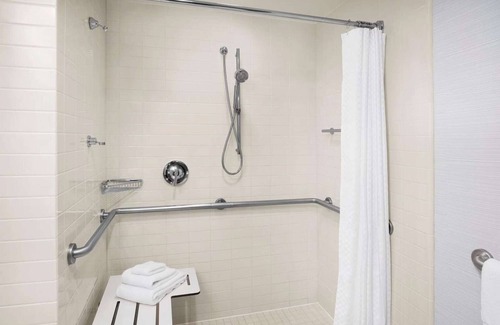 North Rosslyn House | Georgetown Views | Fitness Center. Great Events