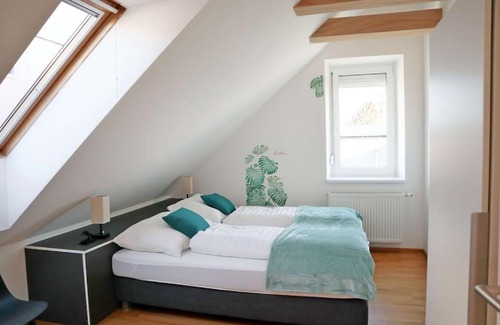 Tattendorf Apartment | geräumige Dachgeschoßwohnung