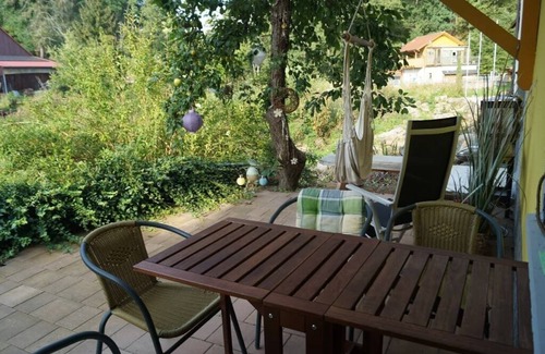 Falkenberg Apartment | Geräumige Ferienwohnung für bis zu 4 Personen mit Terrasse