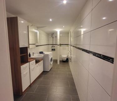 Mittelmeiderich Apartment | Geräumiges 2-Zimmer Apartment in Messenähe