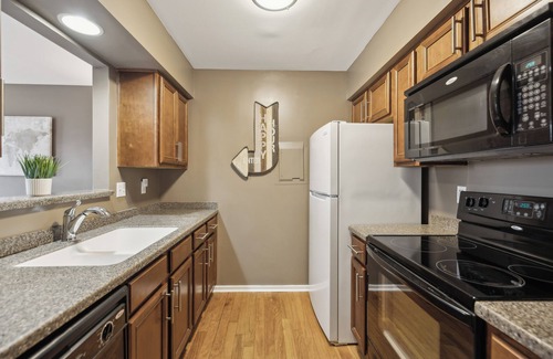 North Capitol Condo | Germantown Area: Riverfront View, Titan's Stadium, Downtown, Food, & Good Times!