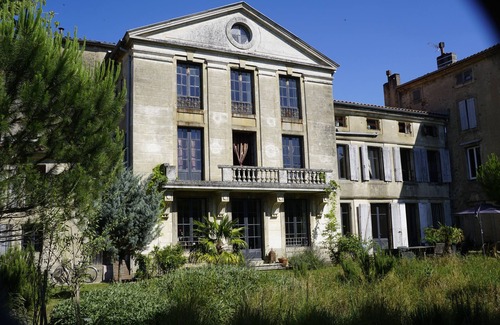 Chalabre Apartment | Gertrud's Suite - suite in shared Village Chateau