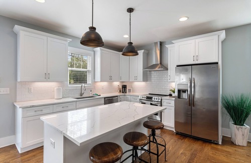 North Nashville House | Get cozy: Hot Tub + Indoor Fireplace | Sleeps 12!