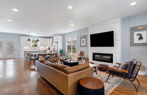 North Nashville House | Get cozy: Hot Tub + Indoor Fireplace | Sleeps 12!