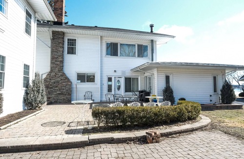 Marysville Condo | Getaway with river views - 3 bed, 2.5 bath condo on the St. Clair River, U4 n