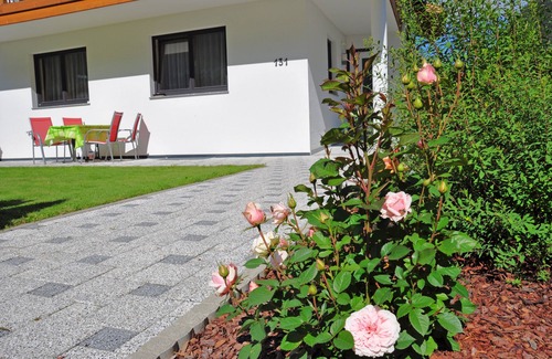 Niederthai House | Getting up to go down - holidays on the sunny balcony of the Ötztal