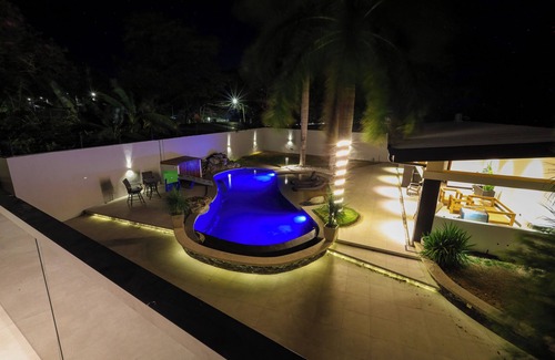 Liberia House | Gey Tropical House