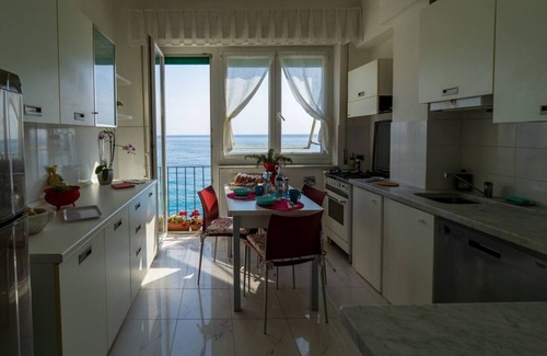 Cinque Terre Apartment | Giaella Sea View Apartment