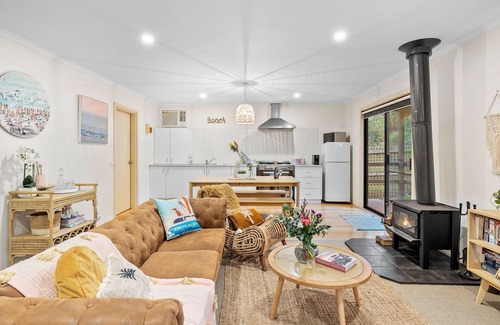Aireys Inlet House | Gilbert Cottage I Walk to the shops