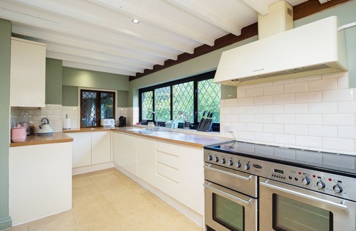 Upper Dicker House | Gildridge Estat Large Group Tennis Court