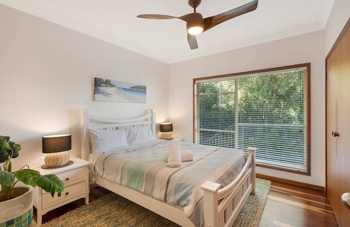 Pambula Beach Cabin | Gillmith - Sleeping up to 16 people