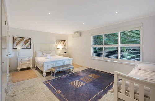 Pambula Beach Cabin | Gillmith - Sleeping up to 16 people