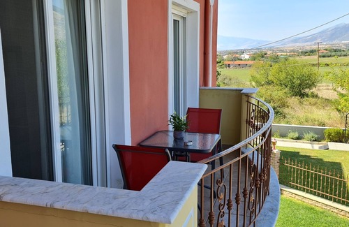 Drama House | Giotas House