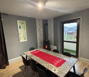 Vagney House | Gite 205 m2, 8pers piscine, jacuzzi, balnéo privatifs